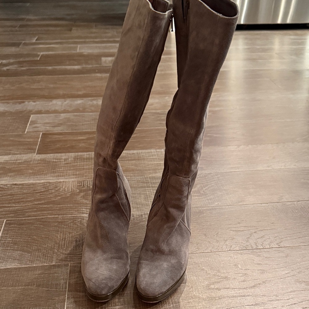 Women's Knee high Boots in Gray. Hand made if Florence, Italy